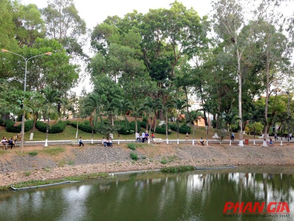 Khuôn viên Công Viên Lê Thị Riêng