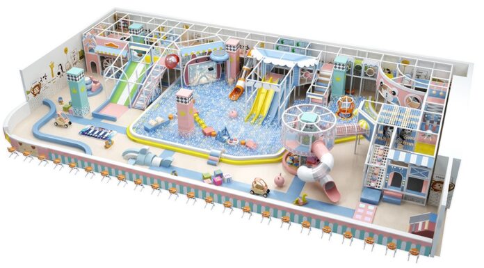 Không gian sân chơi nhỏ đa chức năng với tường leo, bậc nhảy và góc sensory