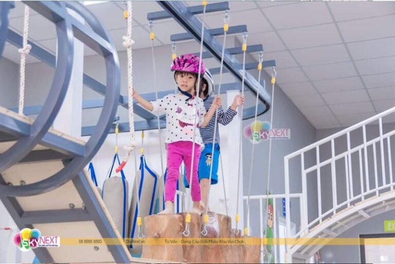 thiết kế khu vui chơi hướng nghiệp trong nhà - Trẻ em đóng vai nghề nghiệp trong khu vui chơi hướng nghiệp
