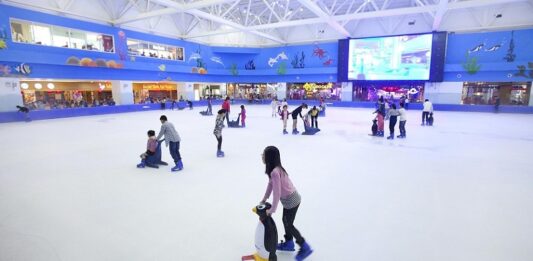 Trượt tuyết kết hợp giáo dục cho trẻ em và trường học
